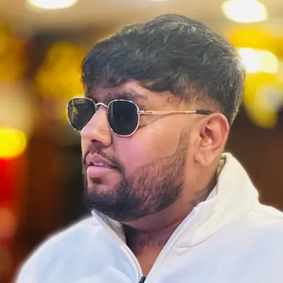 Avneet Marwah Lyrics โ๏ธ๐ profile