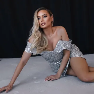 NATALIE BILA | Model & content creator profile