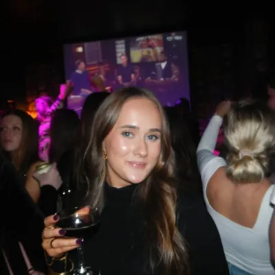 Natalie Hobbs profile