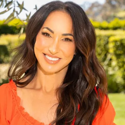 Natalie Jill- Over 50 MIDLIFE CONVERSATIONS profile