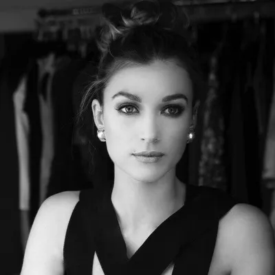 Natalie Zea profile