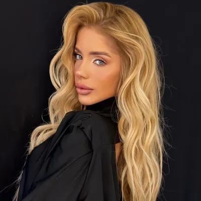 NATHÁLIA FARIA profile