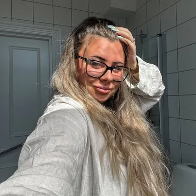 NATHALIE PETERSEN profile