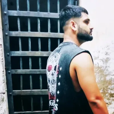 Nav Lahoria profile