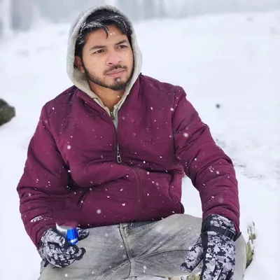 N A V E D A H M A D 43 ๐ profile