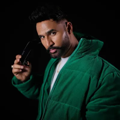 Naveed Akhtar profile
