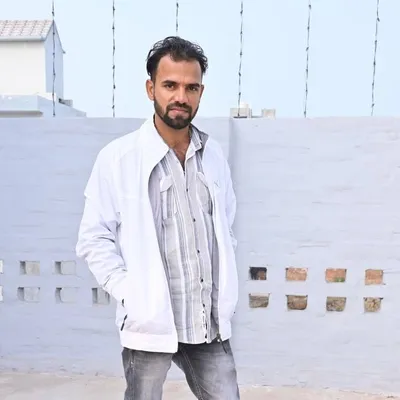 Naveen Gaat profile