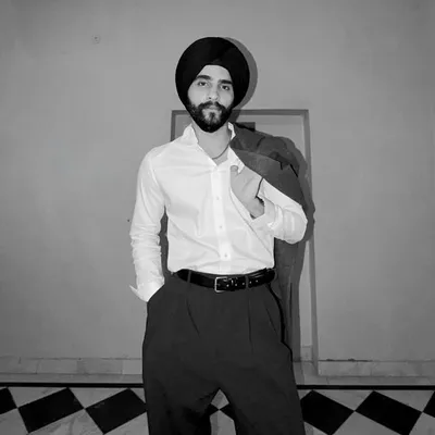 Navjot Ahuja profile