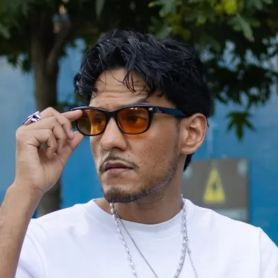 Nav Khuttan profile