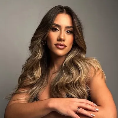 Nayla Neris profile