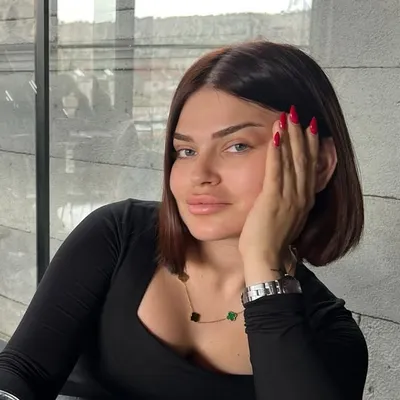 Naz | Anne ve girişimci kadın profile