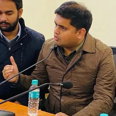 Neeraj Kundan profile