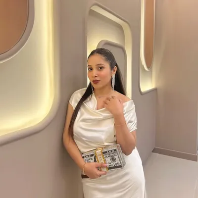 NEHAAAA🤍 profile