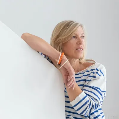 Nelly Saunier | feather artist | designer profile