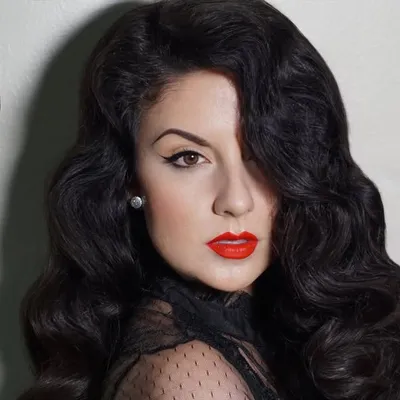 Nena Moreno | Vintage Elegance • Modern Charm profile