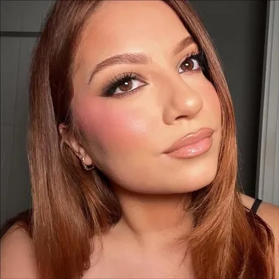 Makeup Artist - Paris profile