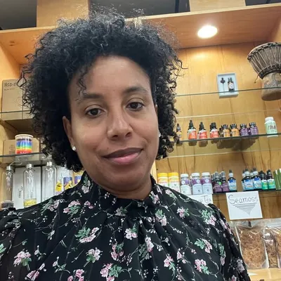 Monique Nicholas profile