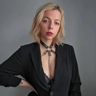 Nicole Kristina profile