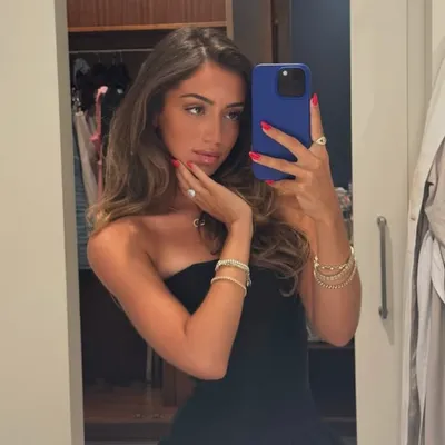 Nicole profile