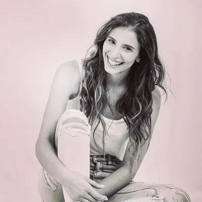 ● Nicole Cafatti ● profile