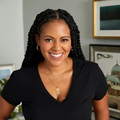 Nicole Gibbons profile