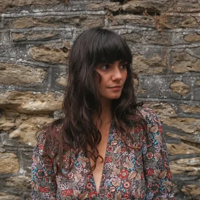 Nicole Dennett profile
