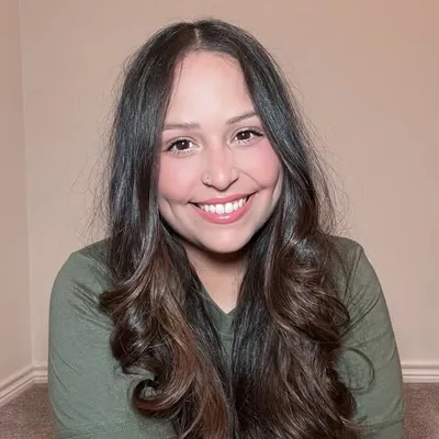 Nicole V. profile