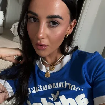 NICOLE RUSSELL profile