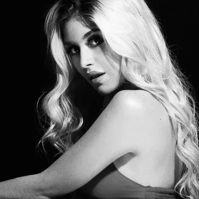 Nicole Vale profile