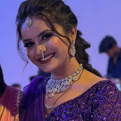 Nidhi's beauty spot profile
