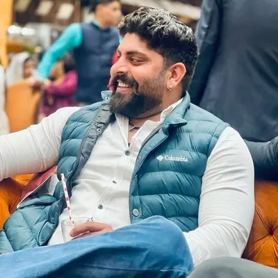Nik Chaudhary profile