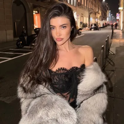 Nika Mariana profile