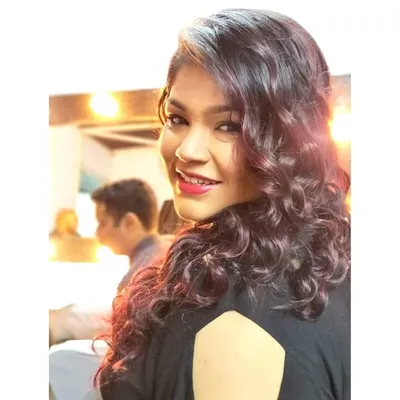 Niki V profile