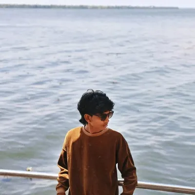 nikhil⚜️ profile