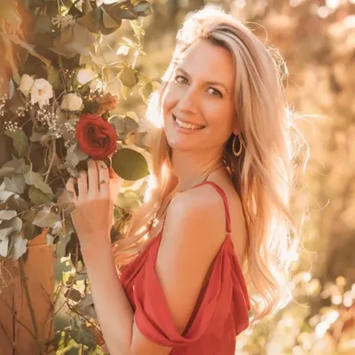 Nikki Hillis 🌹Feminine Wisdom🕊️ School of Feminine Arts® profile