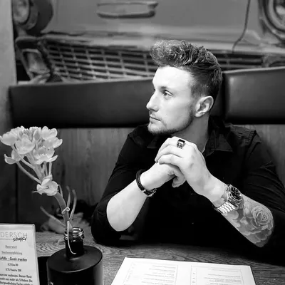 Niko Ulanovsky profile