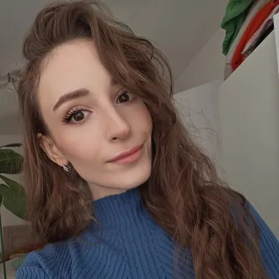 N i k o l e t ✨️ profile