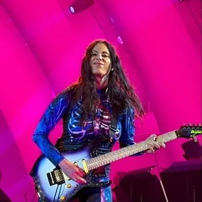 Nili Brosh profile