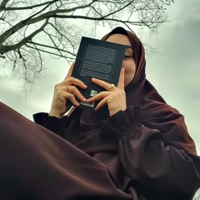 نیلو میمن profile