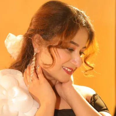 Neelofar profile