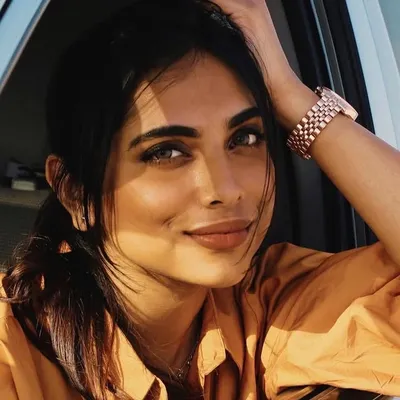 Nilofer profile