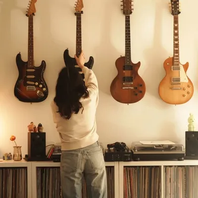 nilu 🪷 interiors, guitars & slow living profile