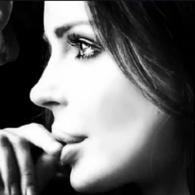 Nina Moric profile