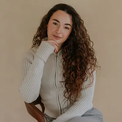 Nina Rey profile