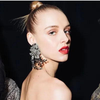 Nina Dapper profile