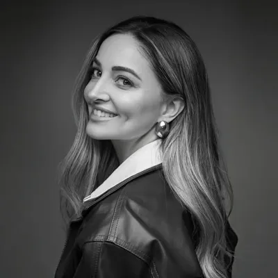 NINA ECKER profile