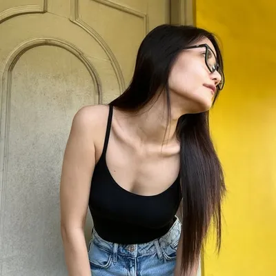 NiNi profile
