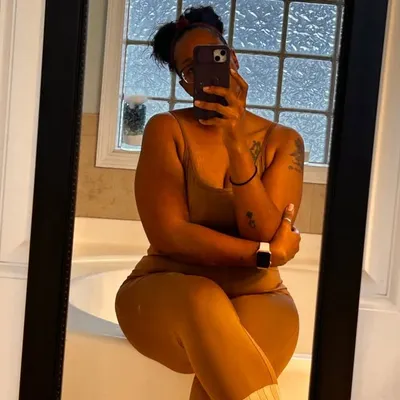 Dominique Roberts profile