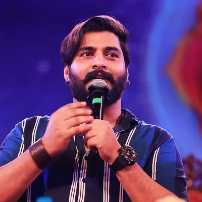 Niranjan Deshpande profile