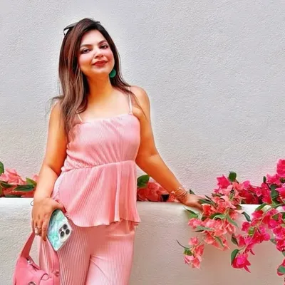 Nisha Asrani ๐ profile